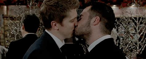 Emmerdale bosses have revealed a first look at robert sugden and aaron dingle getting closer again on valentine's day. Emmerdale: Aaron Dingle ('Mr Sugden') and Robert Sugden ('Mr Dingle') Appreciation Thread (Part ...