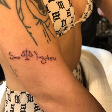 Halsey got the queen of diamonds playing card symbols tattooed on her temple in june 2018. Libra Tattoos: 50+ Designs with Meanings, Ideas ...