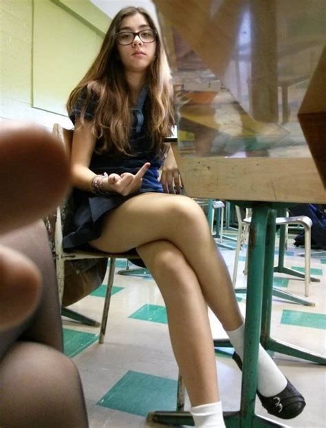 Sign up to creepshots.org and help everyone, adding it to the list #HoySeShouteaRiko Que hermosas piernas {...} Imagen ...
