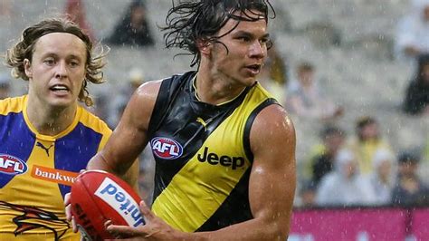 Daniel rioli will celebrate 24rd birthday on a friday 16th of april 2021. Daniel Rioli kicks miraculous goal video, Richmond, Trent ...