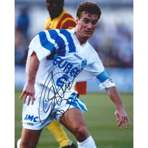 From wikimedia commons, the free media repository. Autographe Didier DESCHAMPS (Photo dédicacée)