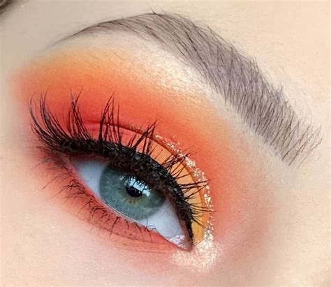 Whether you want foil, matte, metallic or vegan eyeshadow, we've got something fierce for you! orange makeup look | Orange makeup, Aesthetic makeup, Makeup eyeliner