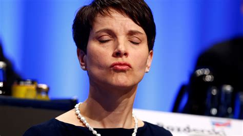 Le due al momento non potrebbero essere più. Petry soll Fraktions-Gelder veruntreut haben - B.Z. Berlin