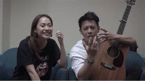 Terlebih jika artis tersebut adalah salah satu dari sekian banyaknya yang menjadi idola kamu. Ariel dan BCL Rencana Duet Bareng, Ini Lirik Lagu ...