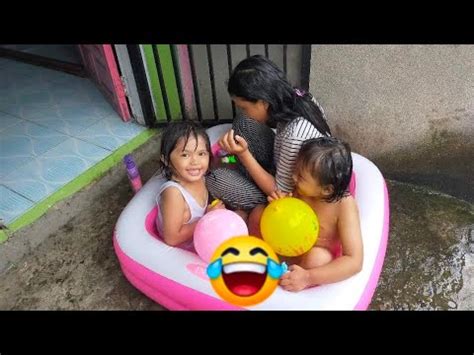 Yaya dikasih hadiah kolam renang balon oleh. Mandi di kolam renang balon - YouTube