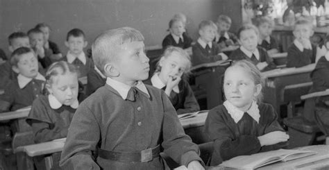 Olivier lavenka à l'heure actuelle est cadres de la fonction publique en plus de présider le conseil municipal de provins. Ma France: École : ce n'est pas l'uniforme qui les dérange ...