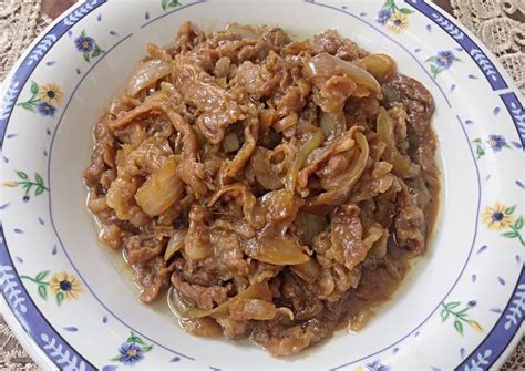 Its salted beef tongue with welsh onion is a very popular dish in the village. Resep Tumis Daging Ala Yoshinoya oleh Desi Purnama Sari - Cookpad