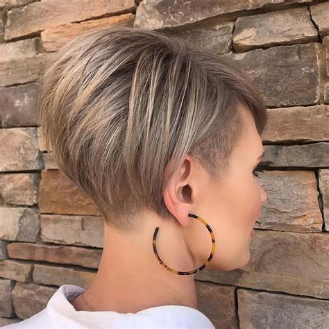 Long haircuts make thin hair look less voluminous and dull. 34 Easy Short Stacked Bob Haircuts for Thin Hair To Copy ...