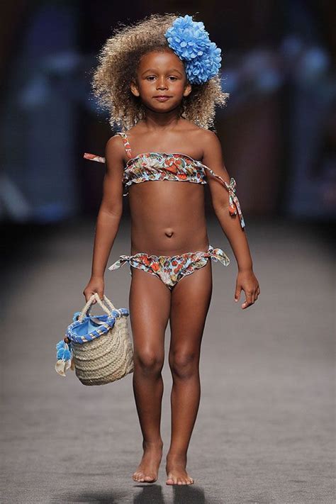 Children's fashion show of summer beachwear, swimwear for girls, swimming trunks for boys.day one on the catwalk are presented clothes for children from 5 to. TENDENCIAS EN LA SWIMWEAR FASHION SHOW DE GRAN CANARIA ...
