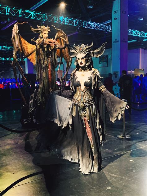 My diablo 4 lilith statue!!! Fenomenalny cosplay Lilith z Diablo 4. Prosto z BlizzConu ...