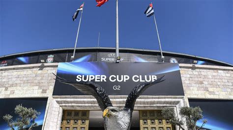 La supercoupe d'europe, le traditionnel trophée opposant les deux vainqueurs des coupes d'europe, se tiendra à belfast en irlande du nord, en 2021. Supercoupe d'Europe: Liverpool ou Chelsea, un club anglais ...