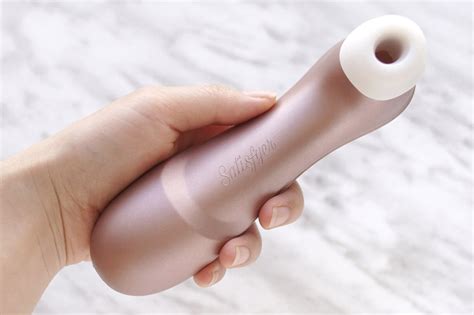 How long does the satisfyer pro 2 battery last? theNotice - Womanizer Pro 40 review & Satisfyer Pro 2 ...