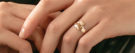 Fáinne chladaigh) is a traditional irish ring. How to wear your Claddagh Ring | Fallers.com - Fallers ...