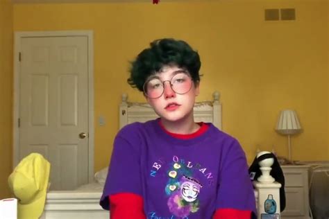 Pansexual is used to describe a person who can be emotionally, romantically, or sexually attracted that means a pansexual person could be attracted to a man, woman, a transgendered person, or a. Pin on Chloe Moriondo