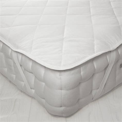 It regulates the body temperature as we sleep and allow a healthy and steady. Mattress Protector Quilted Flat-S/King | Textiles & Linen ...