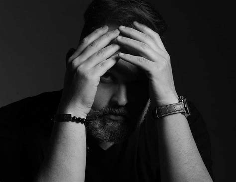 من الممكن ان تكون الاخت مشغولة بالتعيين أو بالدراسة أو بوظيفة مهمة بالنسبة لها. محمد محمود عبدالعزيز يهاجم شقيق ياسمين عبدالعزيز: "الف ...