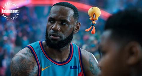 Este filme se apresenta como uma sequência espiritual do longa de 1996, além de trazer influência de looney tunes: Space Jam: Um Novo Legado | Novas imagens mostram LeBron ...