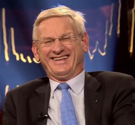 Bepaal dan zelf wat hier wel en niet getoond wordt. Carl Bildt skojar till det om Fi : sweden