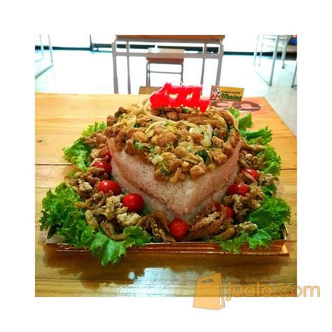 Faktanya kue hanya untuk orang kaya pada waktu itu. Nasi Ulang Tahun/Rice Tart/Kue Ulang Tahun | Semarang | Jualo