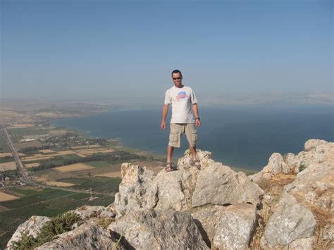 האם אתם לוקחים פרק זמן סביר, שאם תוך x שנים או חודשים לא מבצעים את זה, בעלי החברות האחרות, שצריכים לעשות. עמוד הבית - נועם זיו