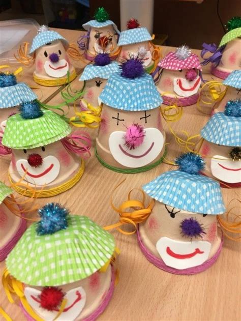 Sie geben für ihre kinder zu karneval eine party und wissen noch nicht, wie sie die kleinen jecken bei laune halten sollen? Bastelvorlagen Karneval - Fasching Im Kindergarten Basteln ...