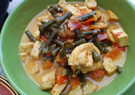 Ciri khas tahu guling ini tahu, tempenya dibacem, lalu diiris. Resep Kacang panjang tahu kuah santan oleh Zakia Nandamia ...