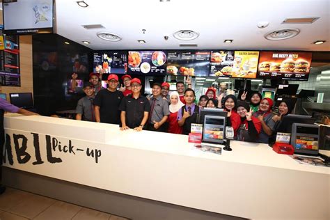 Oleh yb menteri gong badak, terengganu darul iman. McDonald's Malaysia - Hari McD Turun Padang