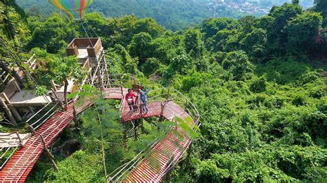 Terlebih lagi bagi para pekerja ibu kota yang setiap hari menghirup polusi, nampaknya riung gunung ini seperti surga yang wajib dikunjungi setiap minggu. Spot Foto, Lokasi, Rute dan Harga Tiket Masuk Gunung ...