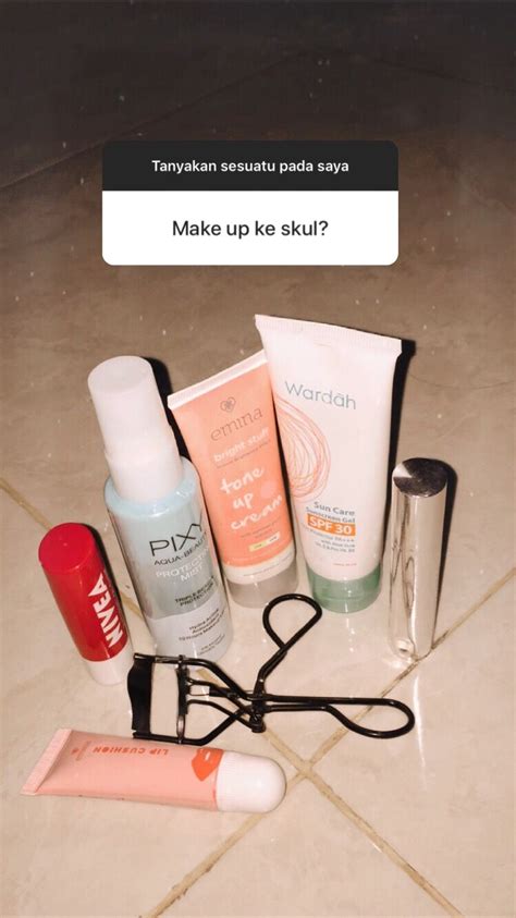 Kulit wajah remaja cenderung sensitif dan rawan untuk menggunakan jenis kosmetik ataupun make up wajah. Tips Perawatan Wajah Remaja Berjerawat Dan Berminyak Korea ...