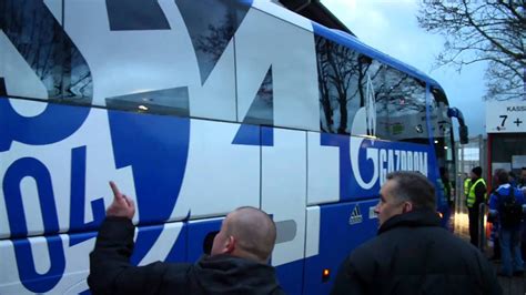 Aufstellungstechnisch rechne ich nicht mit viel veränderungen. FSV Mainz 05 : FC Schalke 04 Bus kommt - YouTube