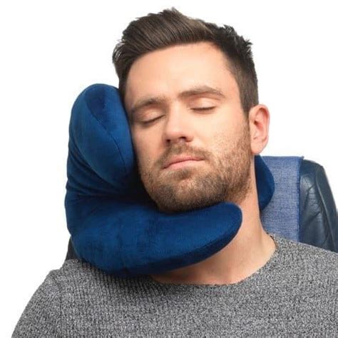 Foam pillow, neck pillow, air pillow. 13 Highly Comfortable And Unique Travel Pillows for Travelers - ThingsIDesire | Neck pillow ...