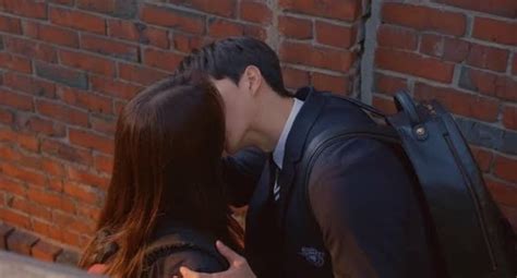 Kim so hyun and song kang s first kiss love alarm ep 1 eng sub. Love Alarm, Song Kang and Kim So Hyun • Thebiem