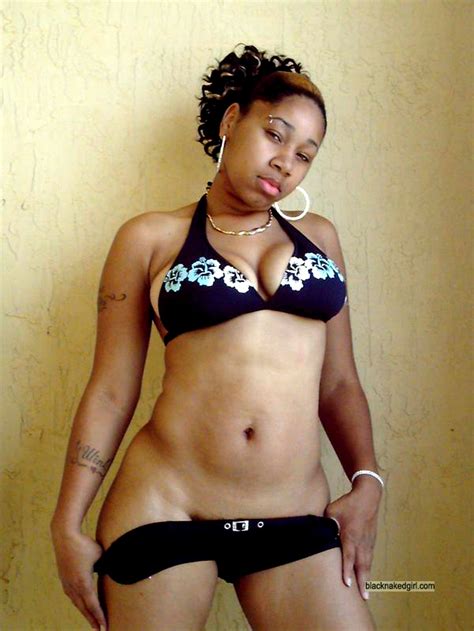 How do we know they're the hottest? Naked black girlfriend... Picture #2