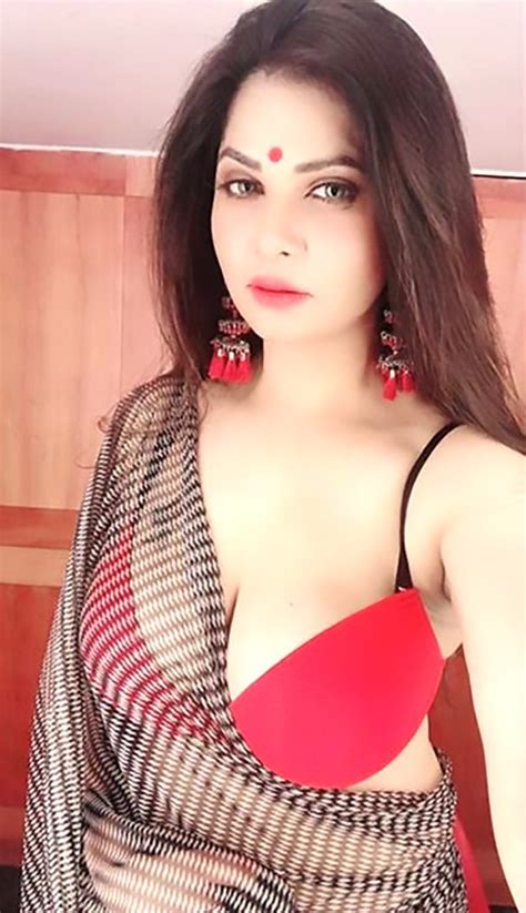 All in one bold modern traditional pictures of indian girls💃❤ dm for promotion and shoutout girls send your hd pics📷📷 bad comment directly blocked 🚫🚫. Hot and Curvy in Saree! - IndianGalz