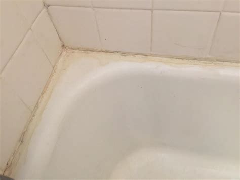 How to clean disgusting orange stains from your bathtub bathtub stains. Orange stain around edges of bathtub? : whatisthisthing