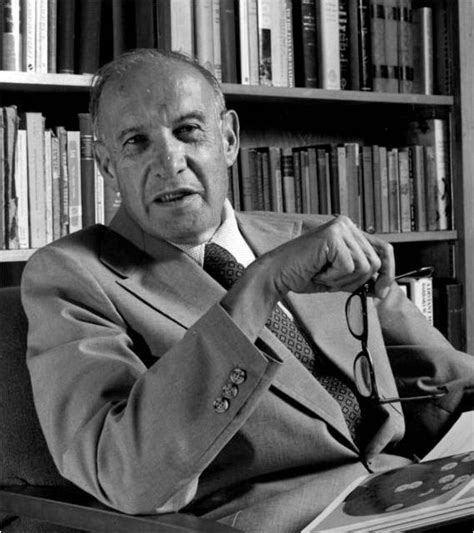 Peter drucker's extensive writings, including more than 30 hbr essays, are landmarks of the managerial profession. Peter F. Drucker - ADMINISTRACION DE UNIDADES INFORMATICAS