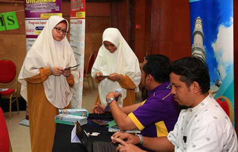 Kolej universiti islam antarbangsa selangor) also known as kuis is a private university located in bandar seri putra, bangi, selangor. Laman Sesawang Darul Quran JAKIM