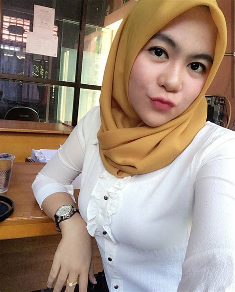 Bigo live cewek manis baju ketat goyang seksi part 2. Tante Berjilbab Cantik Ketat Gemesin - Republic Renger Cantik