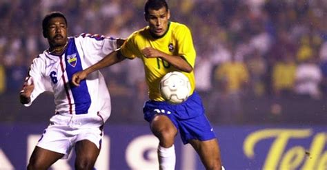 O que foi reforçado por casemiro após a vitória contra o equador. Brasil 3 x 2 Equador - Em 2000, jogo de muitos gols no ...