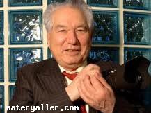 Peki eserleri ile merak uyandıran büyük yazar cengiz aytmatov kimdir? CENGİZ AYTMATOV KİMDİR? İLE İLGİLİ DOĞRU, GÜNCEL BİLGİ ...