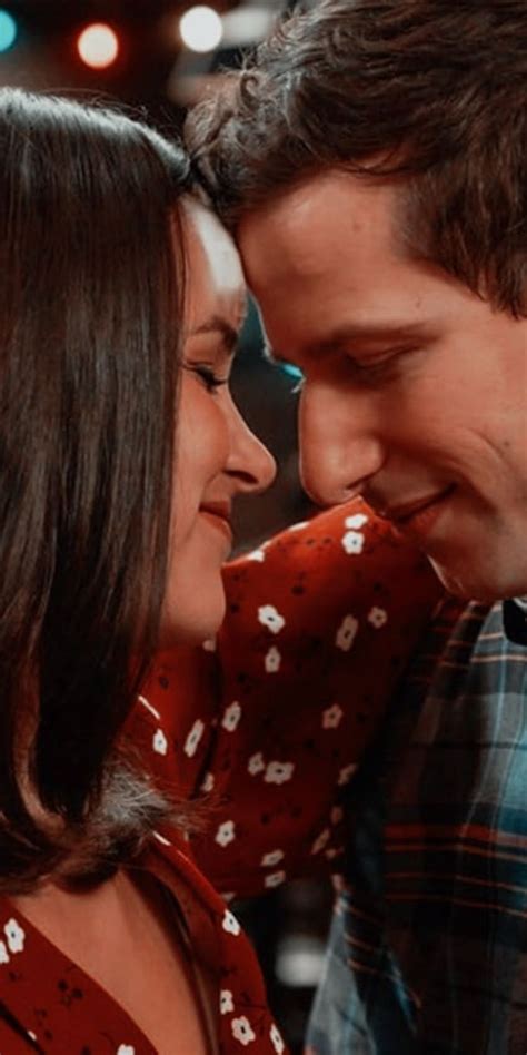 The entertainer, who's been in the news recently thanks. Pin de Starsinthesky em Brooklyn 99 em 2020 | Fotos de ...