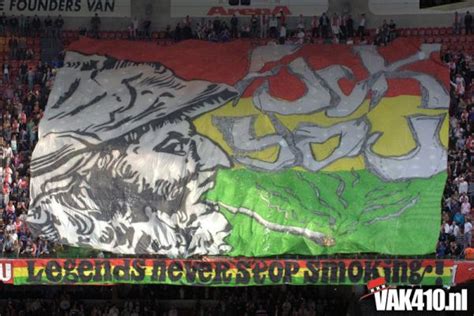 Video spectacol total în champions league! Three Little Birds - Het verhaal | VAK410