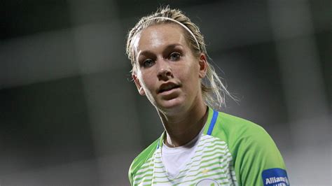 Ganz vorne hat sich wenig geändert. Frauen-Bundesliga: Lena Goeßling kritisiert Spielerinnen ...