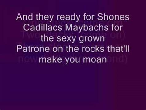 Shawty had them apple bottom jeans, boots with the fur (with the fur) the whole club was lookin' at her she hit the flo'. Flo Rida feat. T-Pain - Low (with Lyrics) - YouTube