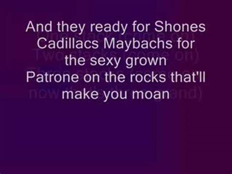 Shawty had them apple bottom jeans, boots with the fur (with the fur) the whole club was lookin' at her she hit the flo'. Flo Rida feat. T-Pain - Low (with Lyrics) - YouTube