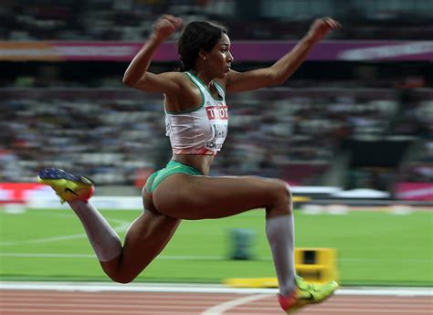 Depois de auriol dongmo ter conseguido o ouro no lançamento do peso, a outra atleta portuguesa em prova também 'brilhou', sendo apenas ultrapassada pela jamaicana shanieka ricketts. Patrícia Mamona e Susana Costa fora das oito primeiras do ...