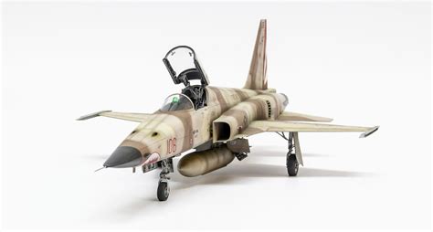 The new kittyhawk 1/32 f5e tiger ii,,aggressor sqdnthis is an amazing kit, super detailed, and quite cheap.it comes with : JR miniatures - F5 Tiger II / 1:32 Kinetic