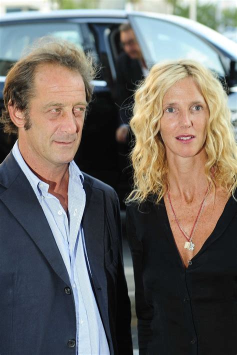 Listen to music from sandrine kiberlain like m'envoyer des fleurs, le quotidien & more. Sandrine Kiberlain : son couple avec Vincent Lindon