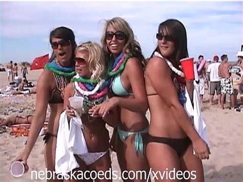Spring break normal college girls experimenting part 2. Sorority Girl Spring Break Beach Home Video Part 2 - XNXX.COM