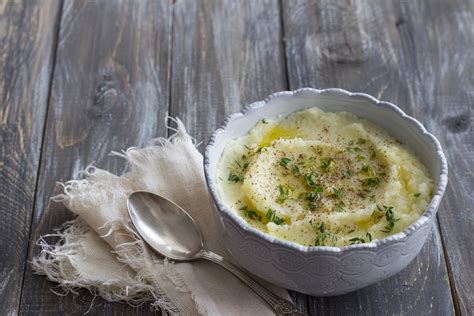 E' importante acquistare prodotti freschi e di qualità, in questo modo il piatto risulterà ancora più buono! Purè cavolfiore vegan | Ricetta